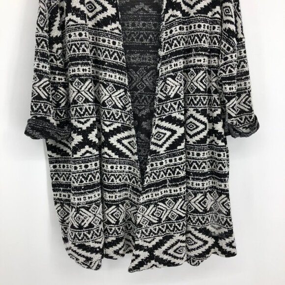 Urban Outfitters Ecote Black &White Tribal Patterned 3/4 sleeve Cardigan size S - Picture 5 of 12